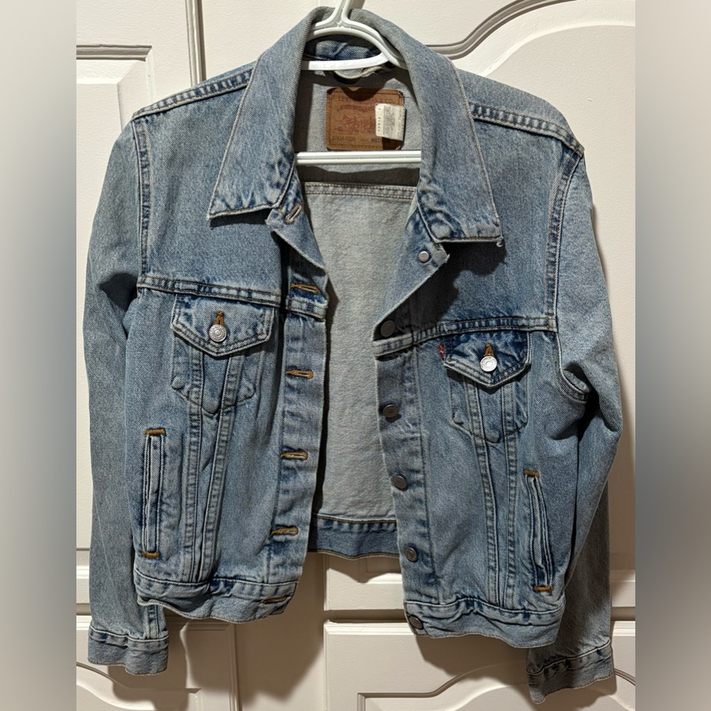 Vintage Levi's Light Blue Denim Jacket Size M